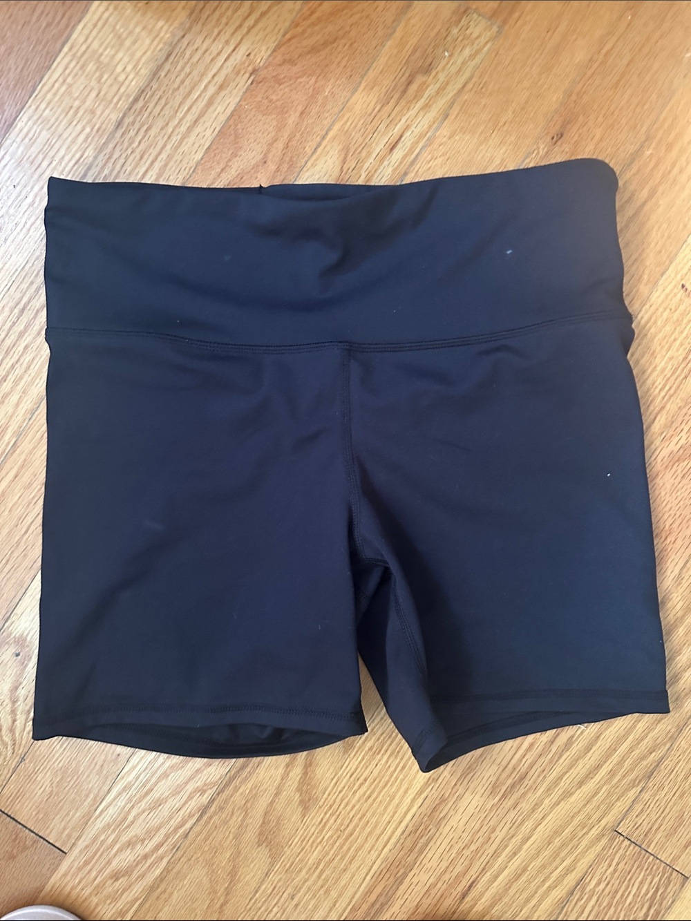Gap Fit Studio High Rise Bike Black Shorts